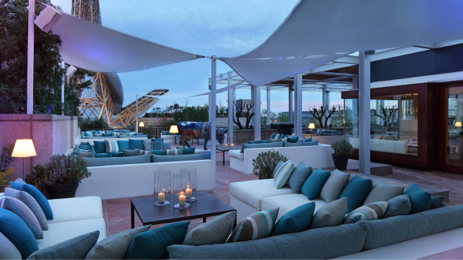 Marina Sunset Lounge Bar en el Hotel Arts / Foto cedida