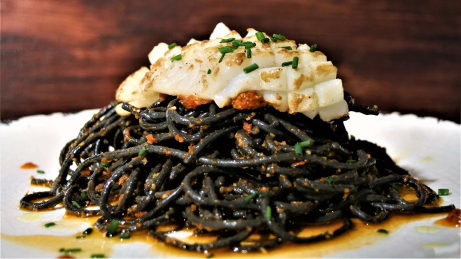 Plato de espaguetis al 'nero di sepia' / Foto: Antonio Ron
