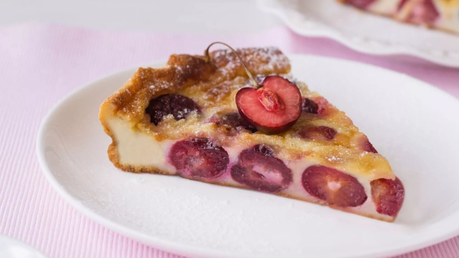 Tarta de cerezas: la receta clásica y francesa de 'clafoutis' / Foto: Canva