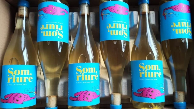 Botellas de vino Som,riure de Celler Els Mecanismes / Foto: Instagram