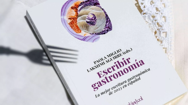 El libro 'Escribir gastronomía 2023' de la editorial ColandCol / Foto cedida