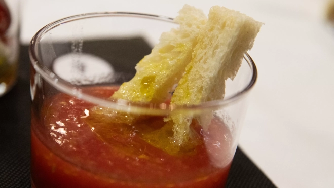 Sopa de pan con tomate de Carme Ruscalleda en Mercabarna / GALA ESPÍN