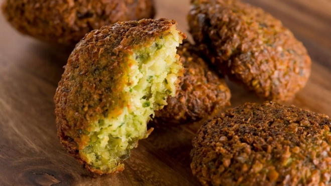 Diversas piezas de falafel / Foto: Canva