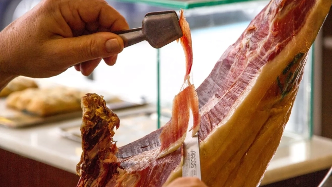 Corte de jamón ibérico / PIXABAY