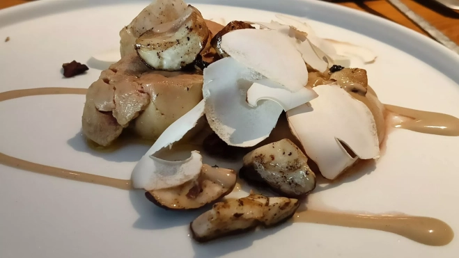 Foie con escabeche de ceps del restaurante 539 Plats Forts (Puigcerdà) / Foto: Òscar Gómez