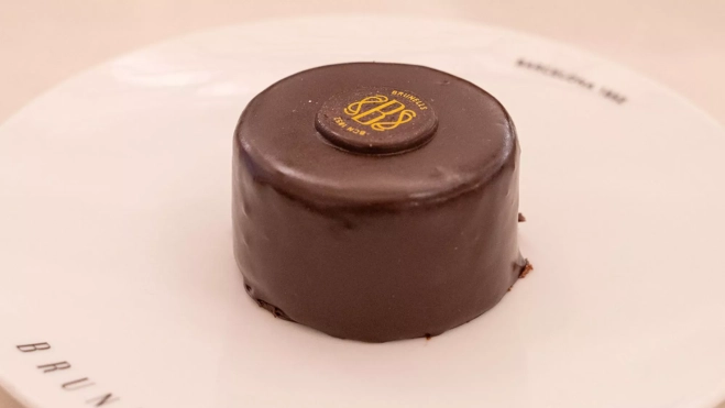 La tarta Sacher individual de la Pastisseria Brunells / Foto: Txaber Allué