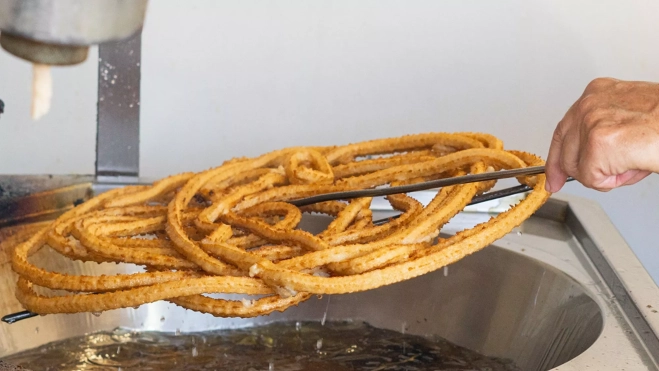 Los churros de La Guapa en Cádiz / Foto: Txaber Allué