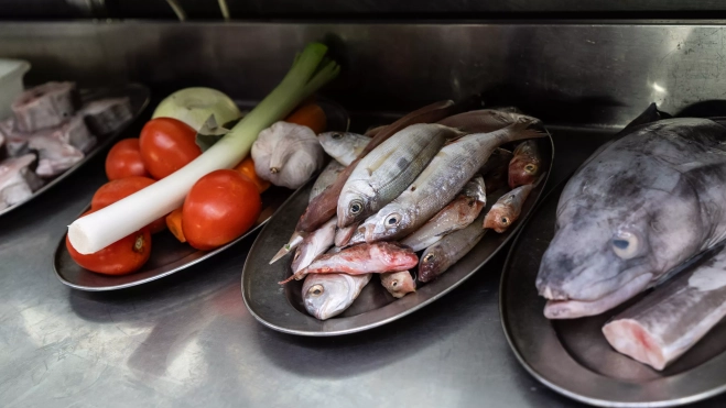 Ingredientes para elaborar el suquet de congrio del restaurante Sal Mar (Barcelona) / GALA ESPÍN