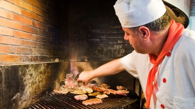 Carnes a la brasa en el Buffet d'Altafulla / Web