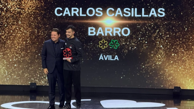 Carlos Casillas recibe el Young Chef Award en la Gala Michelin España 2025 / Iker Morán