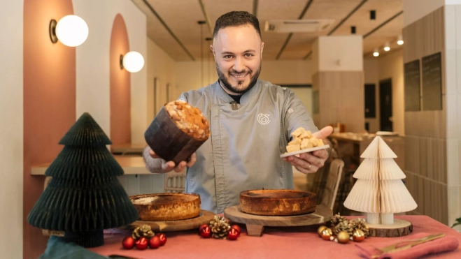 Jon Cake con sus tartas de queso de 'panettone' y turrón / Cedida