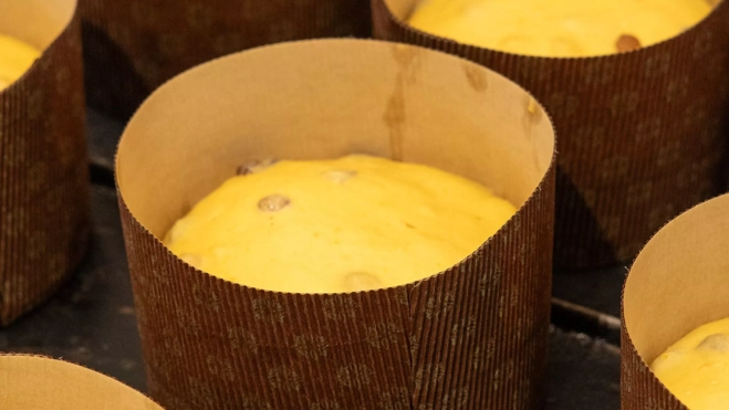 Moldes de 'panettone' en la pastelería Mervier Canal / Txaber Allué