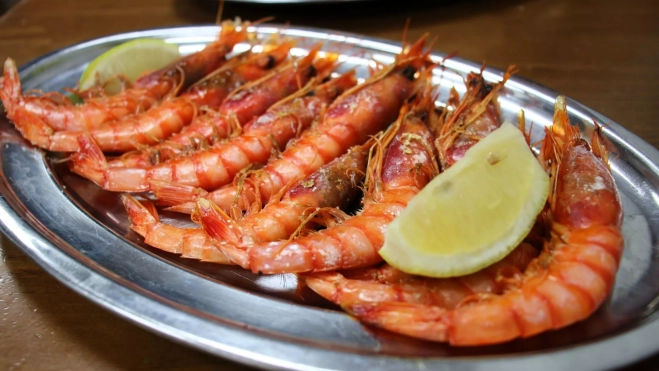 Gamba roja de la Garrucha a la plancha en Roquetas de Mar / Antonio Ron