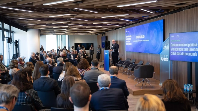 Luís Suárez de Lezo en la presentación del informe de la RAG y KPMG / Cedida